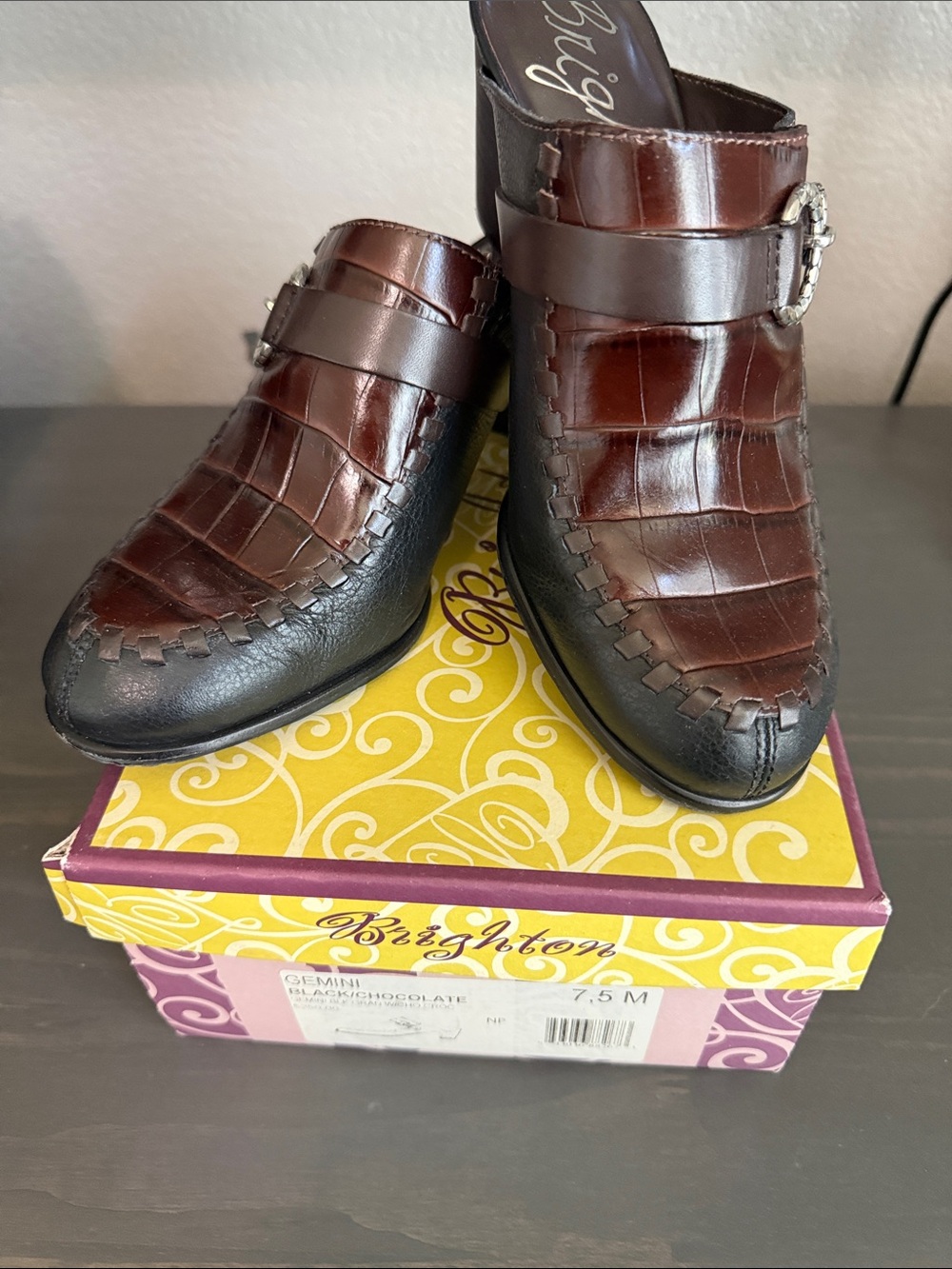 Brighton Gemini Brown & Black Croc-Embossed Leather Slip-On mules size 7.5